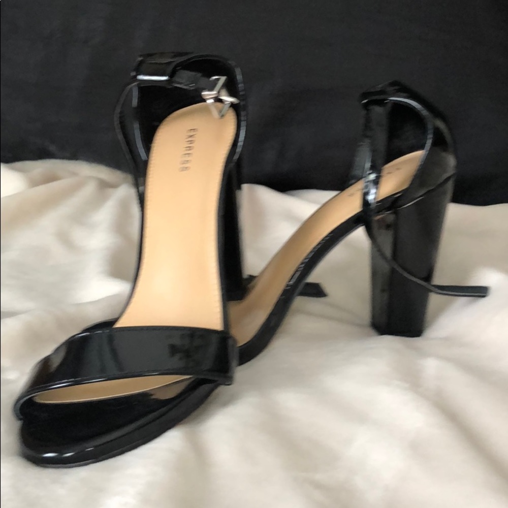 Express pumps - Picture 1 of 3